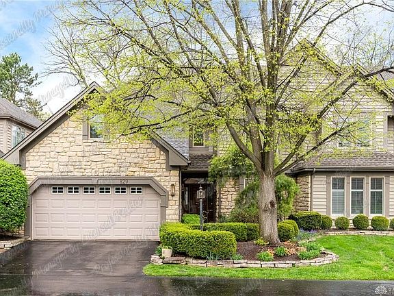 3rd image of 829 Timberlake Ct