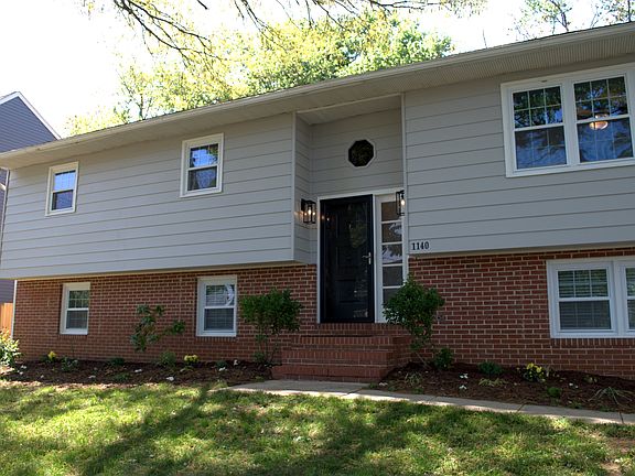 2nd image of 1140 Riverview Dr