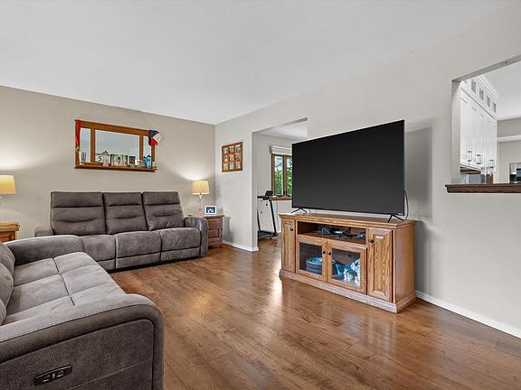2nd image of 7625 S Manitowoc AVENUE