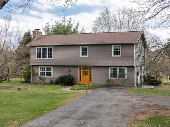489 Maple Valley Rd, Coventry, RI 02816