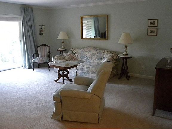Spacious living room