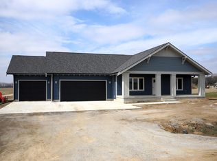8374 Hillside Plz, Columbus, NE 68601