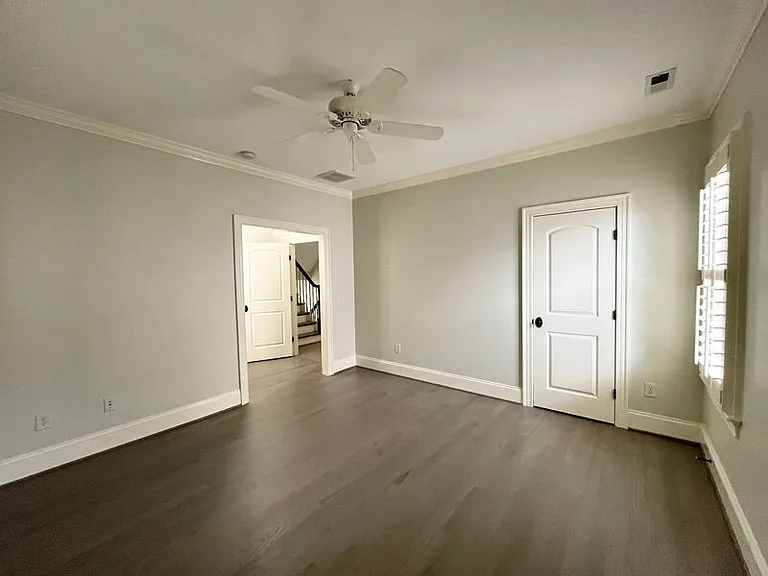 535 Guilford Cir — Photo 24
