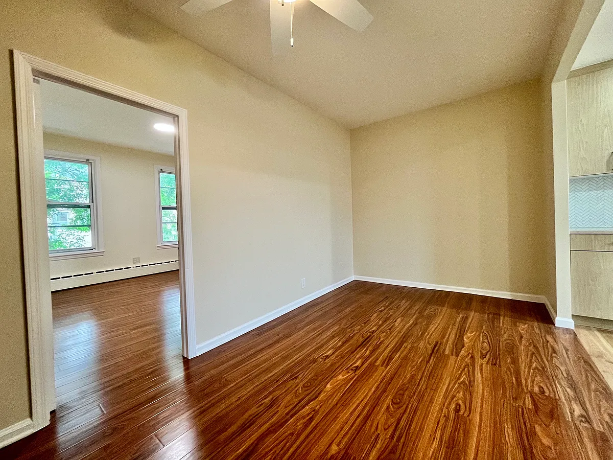 Building Photo - 31-31 14th St #2