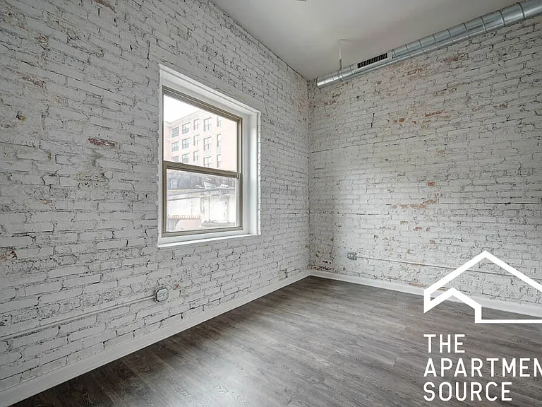 930 W Dakin St #2 — Photo 9