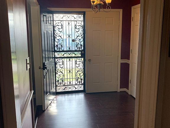 2nd image of 13 Sheffield Ln