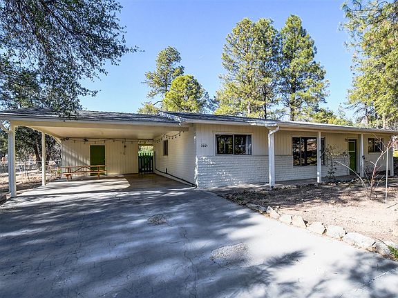 3rd image of 1605 Sherwood Dr
