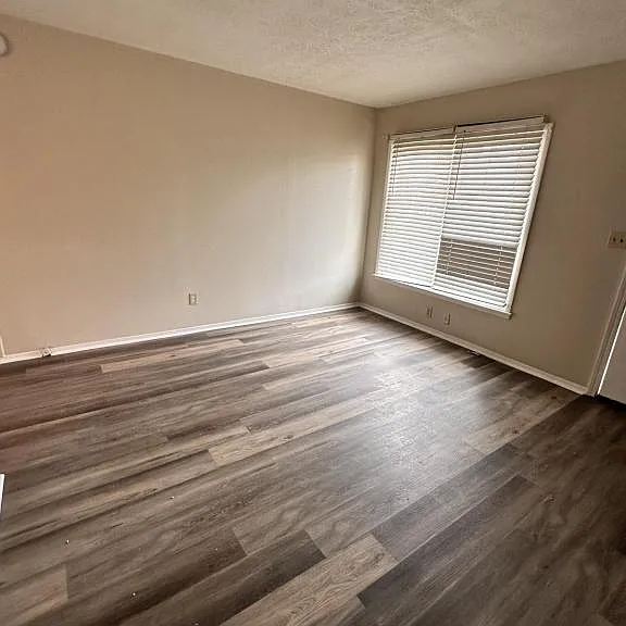 6128 Cooper Chapel Rd — Photo 2