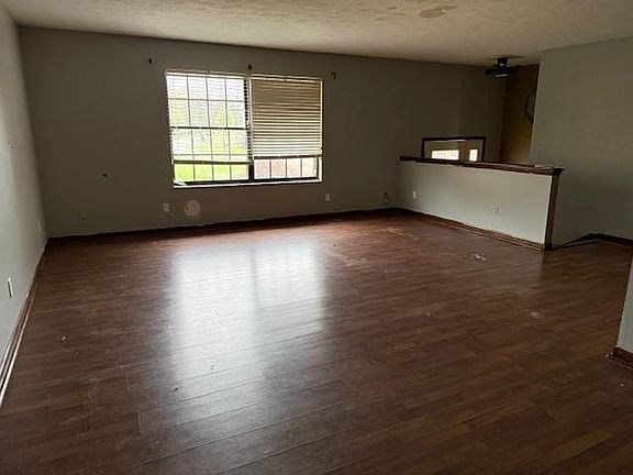 3rd image of 14 Morris Ct