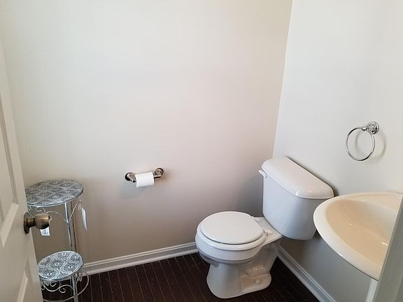 2nd image of 325 La Salle Ct