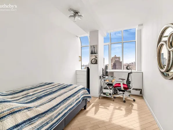 310 East 46th Street image 9 of 13