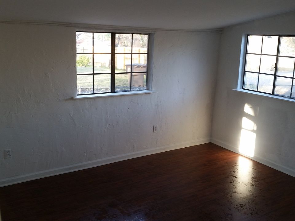 1st image of 2409 Foster Ave