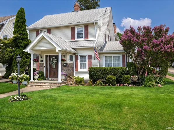 39 Princeton Street, Rockville Centre, NY 11570