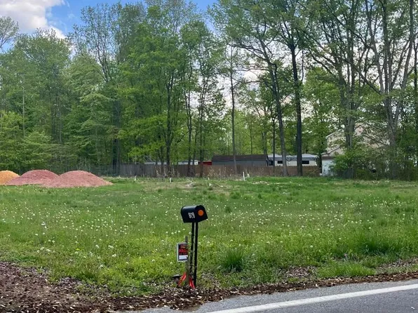 909 Hyde Park Rd, Baltimore, MD 21221