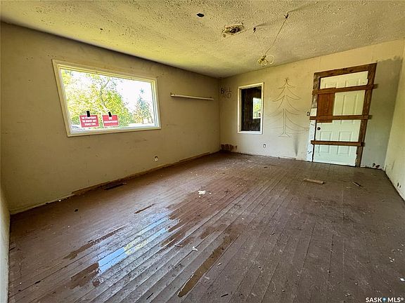 3rd image of 200 Otter STREET
