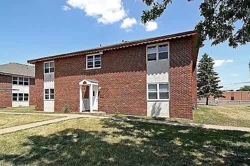Centennial Plaza Apartments — Photo 2