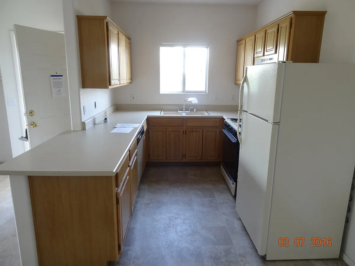Building Photo - 5655 E Sahara Ave #2026