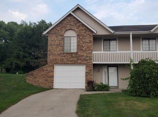 202 NW Gibson Ct, Lees Summit, MO 64063
