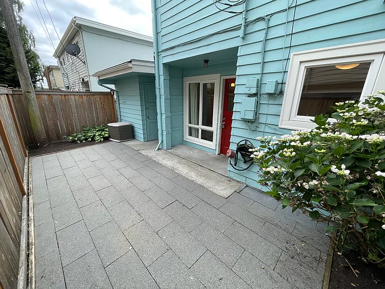 8254 20th Ave NE — Photo 17