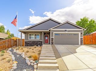 929 Stonewater Dr, Eagle Pt, OR 97524