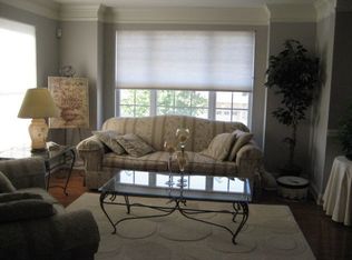 151 Blue Heron Dr, Secaucus, NJ 07094