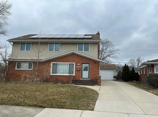 6643 Sharon St, Garden City, MI 48135