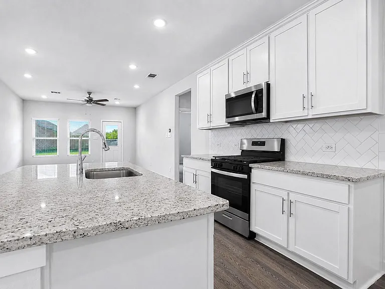 8131 Arrowroot Ln — Photo 17