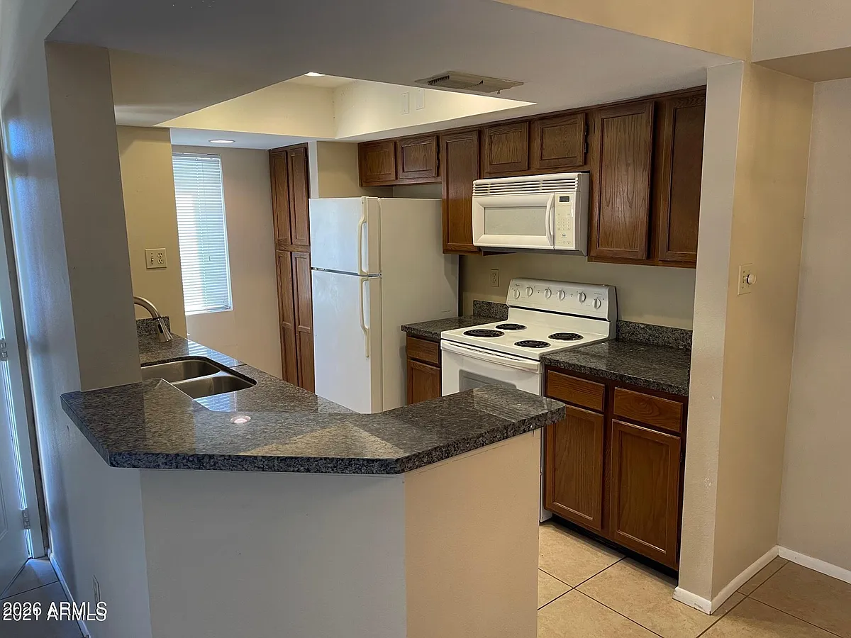 Building Photo - 7950 E Starlight Way #250