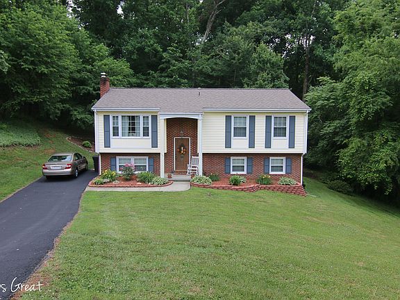 2nd image of 802 Halifax Cir