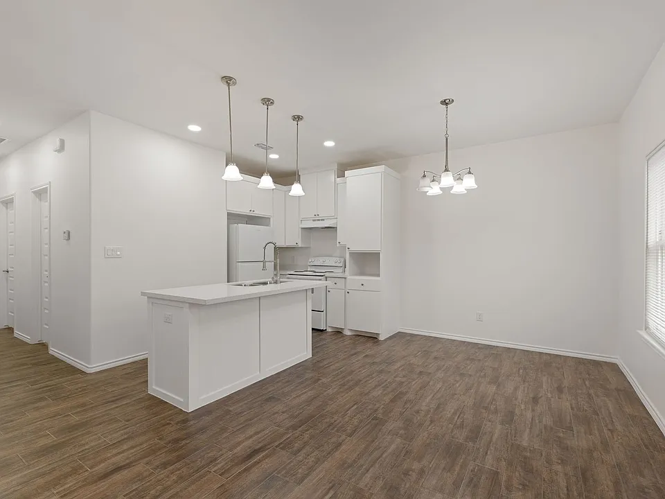 2323 N Valley Cir