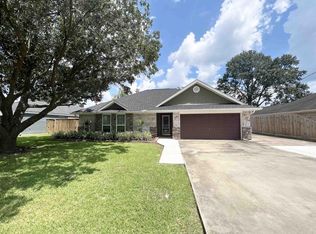 235 Teal Dr, Vidor, TX 77662