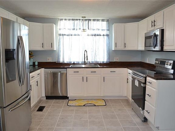 2nd image of 106 Woodlawn Pl