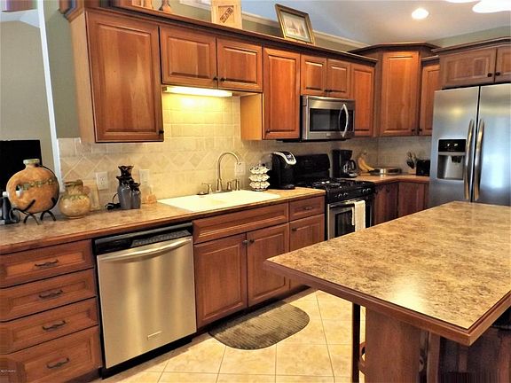 5th image of 1158 N Hillside Dr