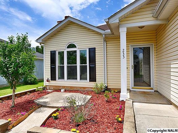 3rd image of 233 River Oaks Dr