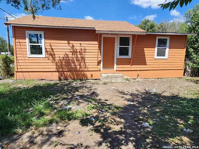 4 bed, 2.0 bath, 1008 sqft, $1,150 — Photo 1