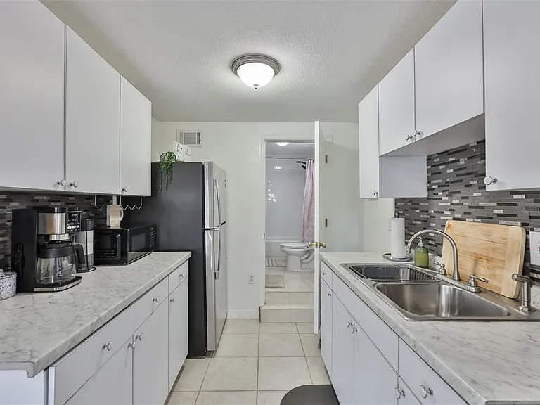 2575 S Himes Ave #A — Photo 6