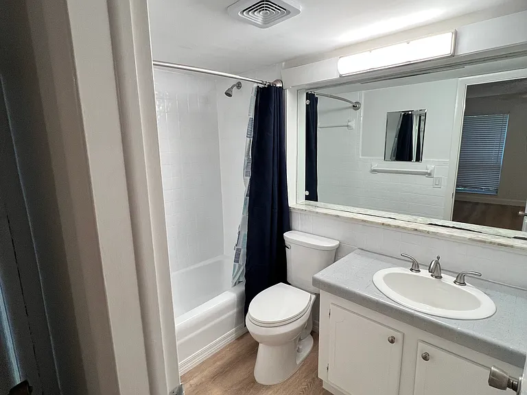 Las Olas Regency — Photo 22