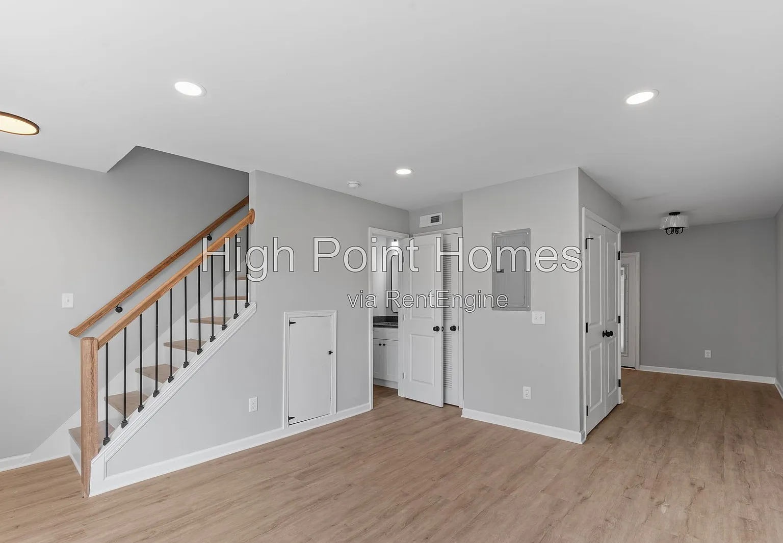 2 bed, 1.5 bath, 950 sqft, $1,225 — Photo 2
