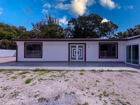 3rd image of 696 Arlington Drive
