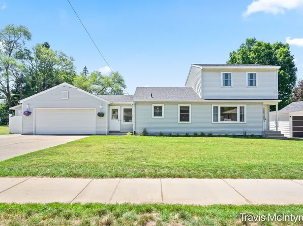 5129 Blaine Ave SE, Kentwood, MI 49508