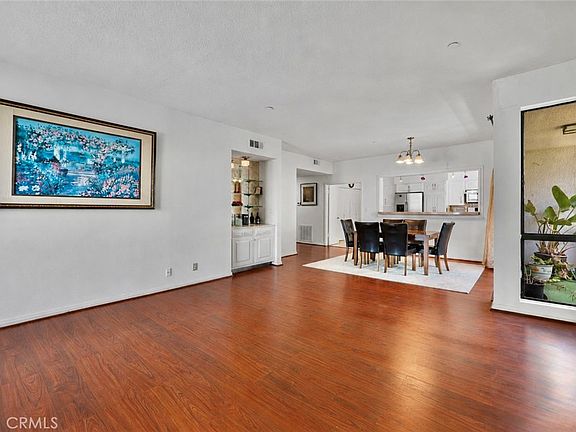 5th image of 324 N Palm Dr Unit 407