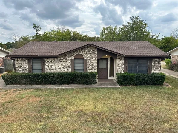 712 Camp St, Sulphur Springs, TX 75482