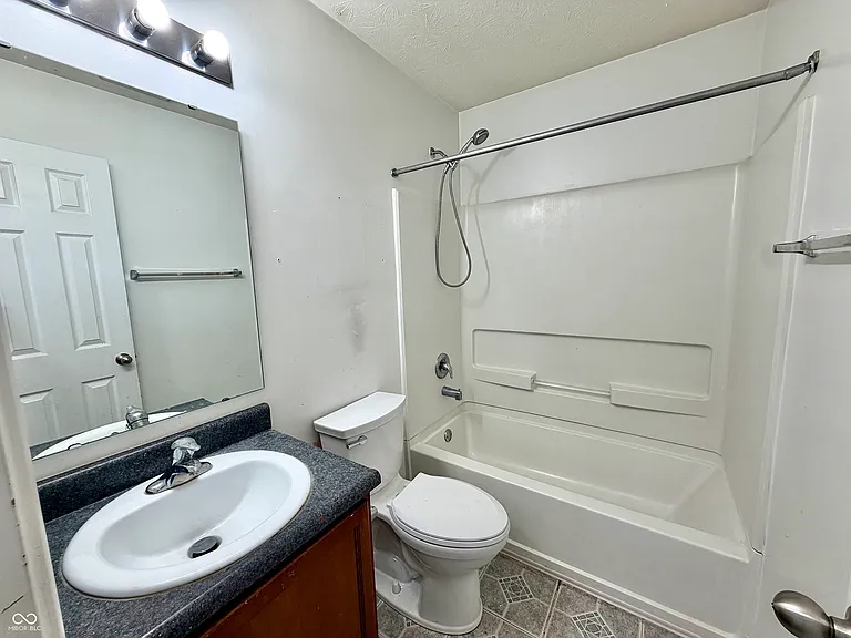 652 Loon Ln — Photo 21