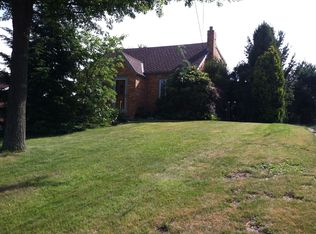 1112 Edward Dr, Pittsburgh, PA 15227