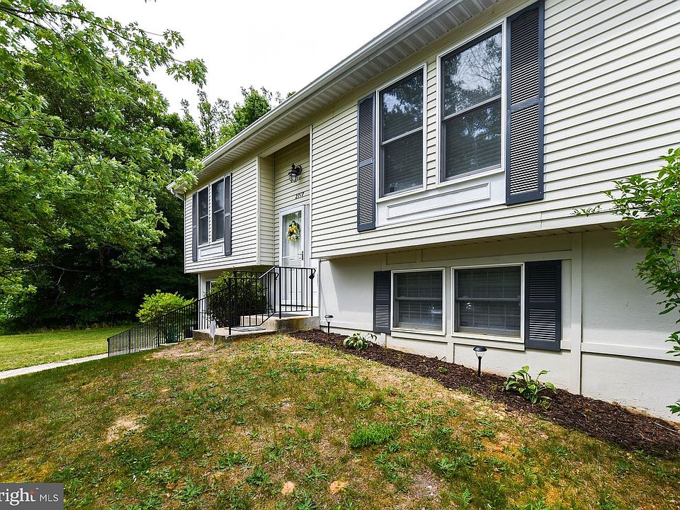 1st image of 2717 Timbercrest Dr