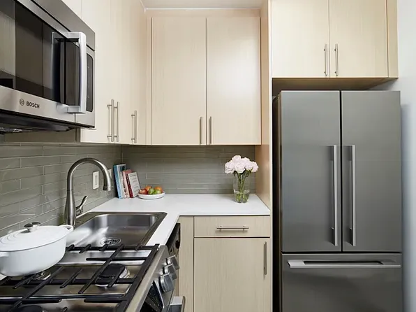 110 Horatio St, New York, NY
