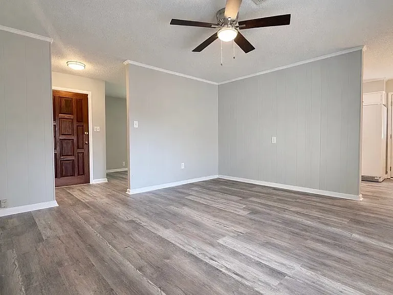 341 N Burbank Dr — Photo 12