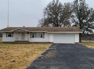 2234 Red Stripe Rd, Odin, IL 62870