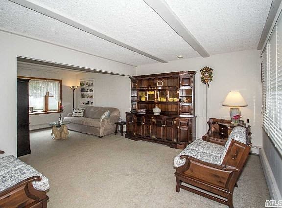 4th image of 55 Sherwood Dr