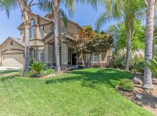 1927 Goshen Ave, Clovis, CA 93611